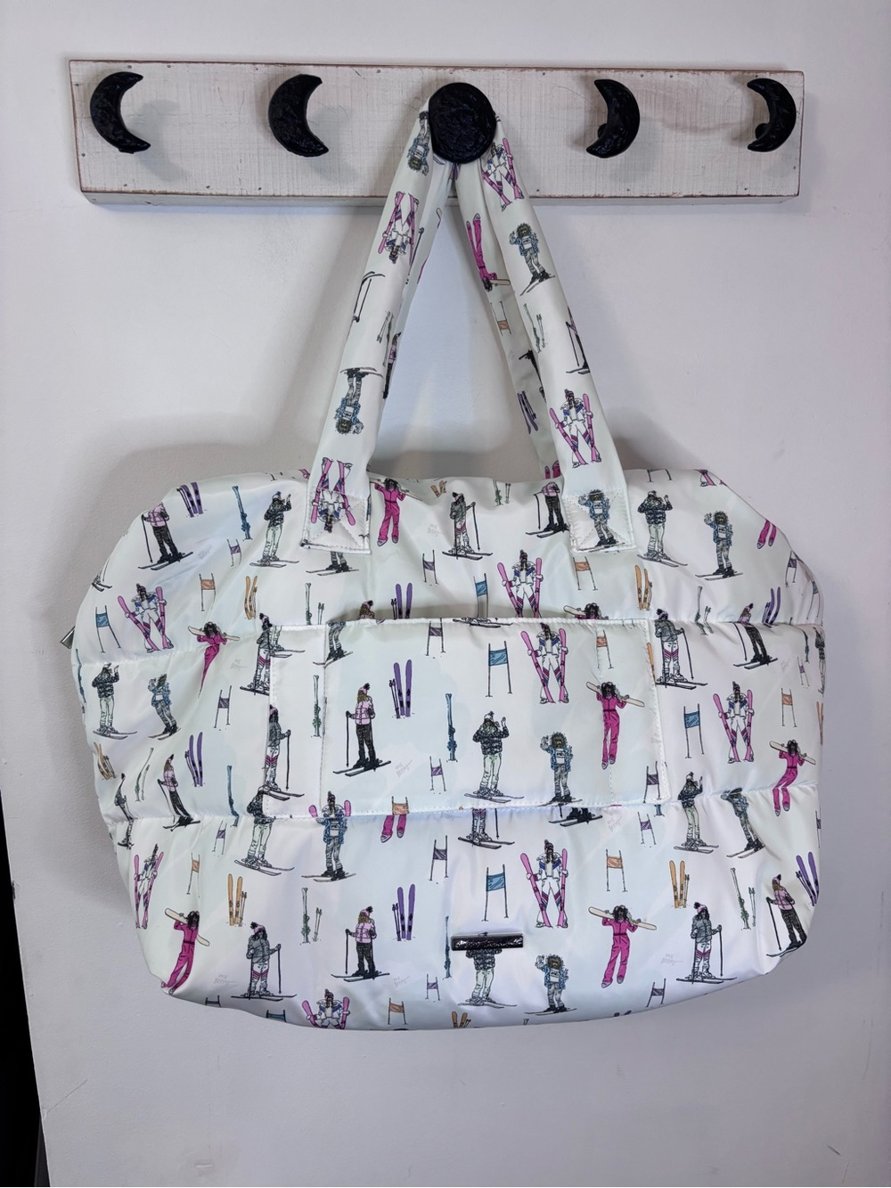 NWT Betsey Johnson White Ski Print Puffer Tote and Neck Pillow